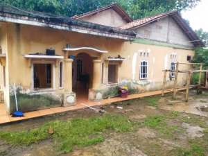 DI JUAL RUMAH KEBUN DAN KOLAM IKAN LUAS 1000 METER lokasi di Ciputat, tersedia melalui melalui situs Olx