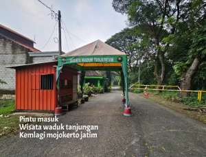 Di jual rumah lokasi depan wisata waduk tanjungan lokasi di Kemlagi, tersedia melalui melalui situs Olx