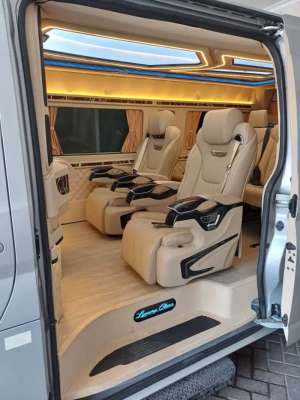 Jual bekas Di jual toyota hi ace premio mobil baru dan sudah di modif,lokasi di 