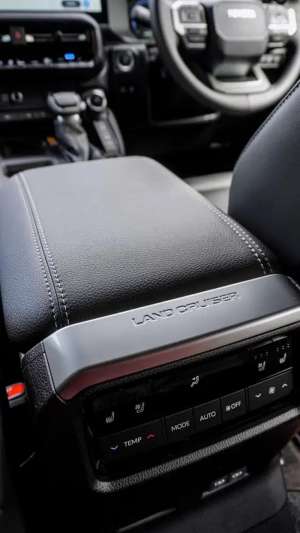 Jual bekas Di Jual Toyota Landcruiser Prado Kakadu tahun 2024 Black on Black,lokasi di 