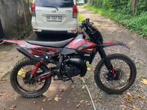 Di jual Yamaha RXZ modif trail lokasi di Buleleng, tersedia melalui melalui situs Olx