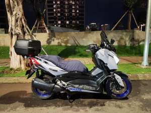 Jual bekas DI JUAL YAMAHA XMAX 2021 ABS FULL SPEK TOURING,lokasi di Cinere