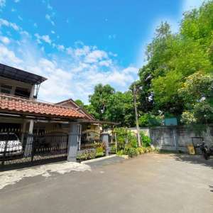 Dibawah harga pasar. Rumah SHM Hoek Lahan Luas Bintaro Jaya 3A lokasi di Pondok Aren, tersedia melalui melalui situs Olx