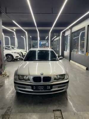Jual bekas dijual bmw e46 325i,lokasi di 