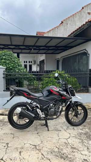 Jual bekas DIJUAL CB150R V2 Tahun 2018,lokasi di Karawang Timur