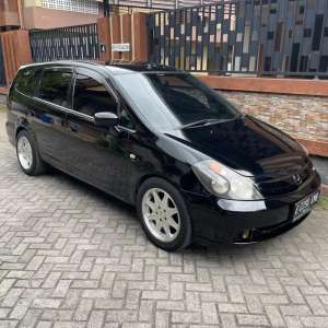 Jual bekas DIJUAL CEPAT HONDA STREAM 1.7 Matic Tahun 2005,lokasi di 