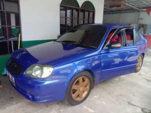 Jual bekas Dijual Cepat Hyundai Avega 2012 Warna Biru,lokasi di 