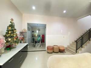 DIJUAL CEPAT RUMAH 2 LANTAI GREEN LAKE CITY CLUSTER AUSTRALIA lokasi di Cipondoh, tersedia melalui melalui situs Olx