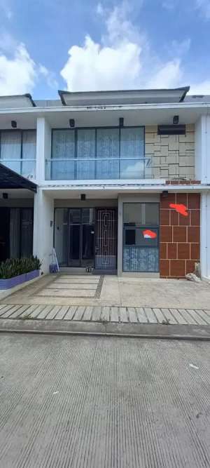 DIJUAL CEPAT RUMAH BAGUS STRATEGIS 2 LT DI GOLDEN CITY BEKASI UTARA lokasi di Bekasi Utara, tersedia melalui melalui situs Olx