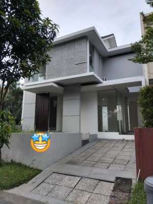 DIJUAL CEPAT TURUN HARGA RUMAH GREENWOOD CITRALAND UTAMATERMURAH lokasi di Sambikerep, tersedia melalui melalui situs Olx