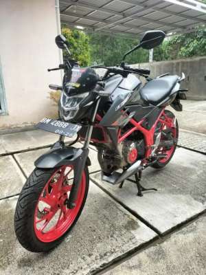 Jual bekas Dijual Honda CB150R StreetFire Tahun 2016,lokasi di Lima Puluh