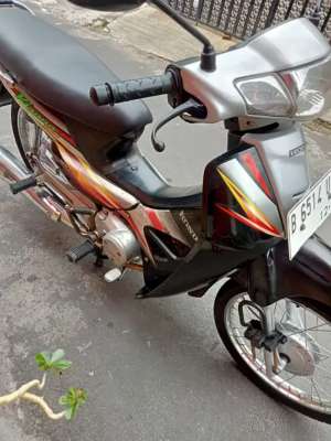 Jual bekas Dijual Honda Kirana th 2003,lokasi di Tanjung Priok