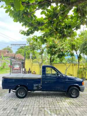 Jual bekas Dijual Isuzu Panther Pick Up 2.5 1997 istimewa,lokasi di 