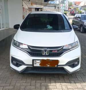 Jual bekas DIJUAL MOBIL JAZZ RS CVT,lokasi di 