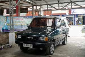 Jual bekas Dijual Mobil Kijang Super Tahun 1991 Warna Hijau Metalic,lokasi di 