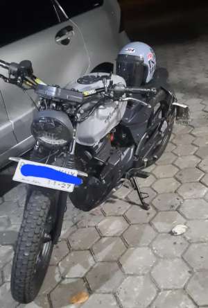 Jual bekas Dijual Motor Bobber Mesin Megapro 2012,lokasi di Duren Sawit