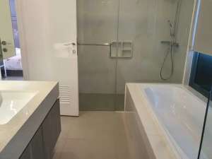 Dijual Murah Cepat Apartment Royale Springhill Kemayoran lokasi di Kemayoran, tersedia melalui melalui situs Olx