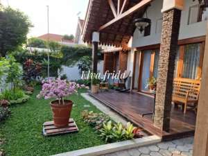 Dijual Murah Rumah Langka Strategis di Jl Bedadung Surabaya lokasi di Genteng, tersedia melalui melalui situs Olx