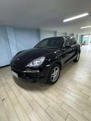 Jual bekas Dijual Porsche Cayenne 3.6 tahun 2012,lokasi di 