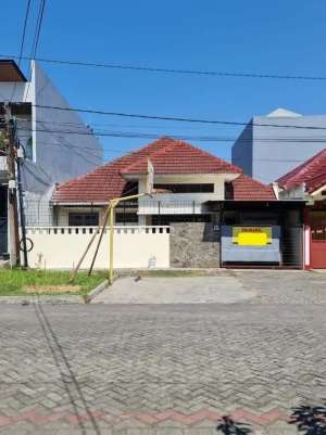 Dijual Rumah 1lt ROW sangat lebar Nirwana Eksekutif blok CC Surabaya lokasi di Rungkut, tersedia melalui melalui situs Olx