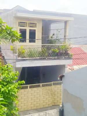 Dijual Rumah 2 Lantai di Balekambang Condet lokasi di Kramat Jati, tersedia melalui melalui situs Olx