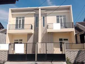 Dijual Rumah 2 Lantai Di Perum. Gunung anyar Emas Selatan, Wiguna l lokasi di Gununganyar, tersedia melalui melalui situs Olx