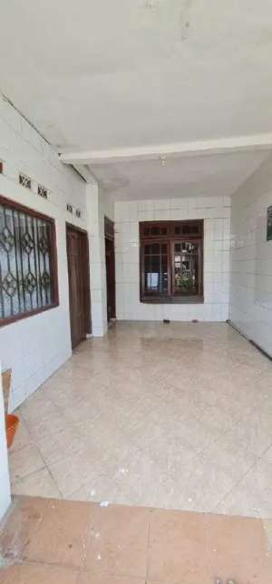 Dijual Rumah 2 Lantai Strategis Kebraon Wiyung Surabaya Barat lokasi di Wiyung, tersedia melalui melalui situs Olx