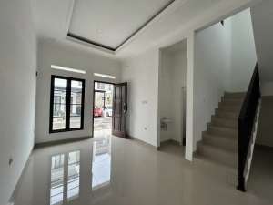 Dijual Rumah 2 Lantai Tanpa DP Cuma 10 Menit ke Stasiun Cilebut Bogor lokasi di Cibinong, tersedia melalui melalui situs Olx