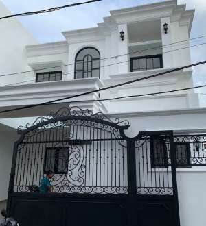 Dijual Rumah 4 kamar tidur lokasi di Kembangan, tersedia melalui melalui situs Olx