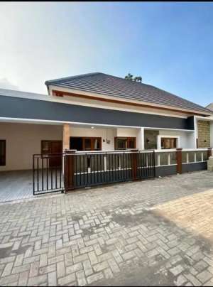 Dijual Rumah Bagus Dekat RS Gramedika Jalan Kaliurang Besi lokasi di Ngaglik, tersedia melalui melalui situs Olx