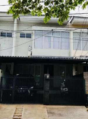 Dijual Rumah Bagus Siap Huni di Cireundeu Permai Tangerang Selatan lokasi di Ciputat, tersedia melalui melalui situs Olx