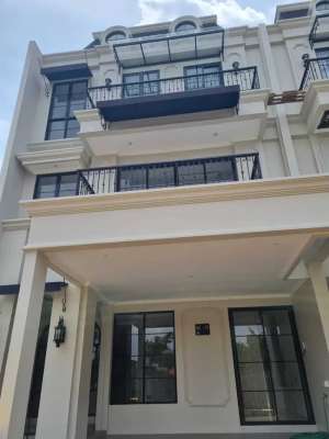 Dijual rumah Baru Cluster Exclusive. Lokasi Jakarta Selatan. lokasi di Kebayoran Lama, tersedia melalui melalui situs Olx