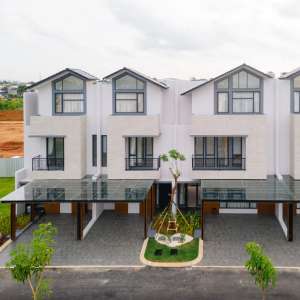 Dijual rumah baru di cluster Onyx Summarecon Mutiara, makassar lokasi di Biring Kanaya, tersedia melalui melalui situs Olx