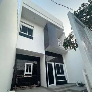 Dijual rumah baru harga 3 M bebas banjir di janur asri kelapa gading lokasi di Kelapa Gading, tersedia melalui melalui situs Olx