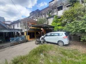 DIJUAL RUMAH BELAKANG PASAR JALAN YOS SUDARSO LEMABANG PALEMBANG lokasi di Ilir Timur II, tersedia melalui melalui situs Olx