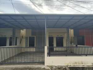 Dijual Rumah beserta isi di Jalan Perintis, Perdamaian Ujung lokasi di Sungai Kakap, tersedia melalui melalui situs Olx