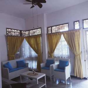 Dijual Rumah Bonus Ruang Kantor Puri Anjasmoro Semarang lokasi di Semarang Barat, tersedia melalui melalui situs Olx