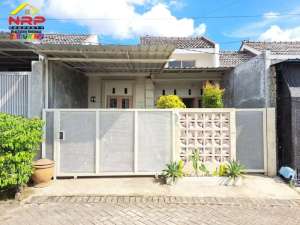 Dijual Rumah Cantik Minimalis Semi Furniture di Genteng Banyuwangi lokasi di Genteng, tersedia melalui melalui situs Olx