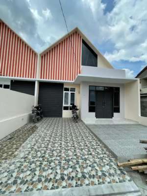 DIJUAL RUMAH CANTIK MODERN PINGGIR JALAN COCOK UNTUK USAHA DI JOHOR lokasi di Medan Johor, tersedia melalui melalui situs Olx