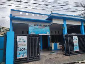 dijual rumah dengan usaha laundry berjalan cipayung kota depok lokasi di Cipayung, tersedia melalui melalui situs Olx