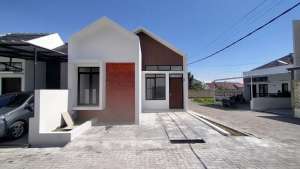 Dijual rumah di cihanjuang rahayu dekat kampus advent pasar parongpong lokasi di Sukajadi, tersedia melalui melalui situs Olx