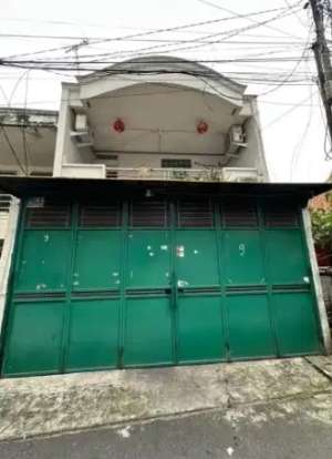 Dijual Rumah di Jelambar lokasi di Grogol Petamburan, tersedia melalui melalui situs Olx