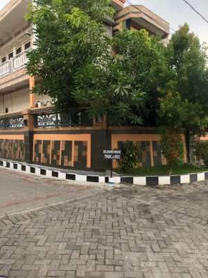 Dijual Rumah HOOK 2 Lantai Pondok Maritim Wiyung, Surabaya Barat. lokasi di Wiyung, tersedia melalui melalui situs Olx