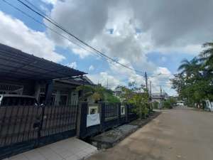 DIJUAL RUMAH JALAN CENDANA KOMPLEK BUKIT SEJAHTERA POLIGON PALEMBANG lokasi di Ilir Barat I, tersedia melalui melalui situs Olx