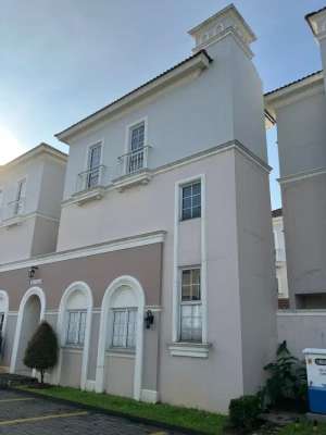 Dijual Rumah Kost di Alesha Vanya Park BSD lokasi di Pagedangan, tersedia melalui melalui situs Olx