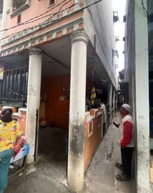 DIJUAL RUMAH KOST DI SUNTER 3 LANTAI, SURAT SHM, lokasi di Tanjung Priok, tersedia melalui melalui situs Olx