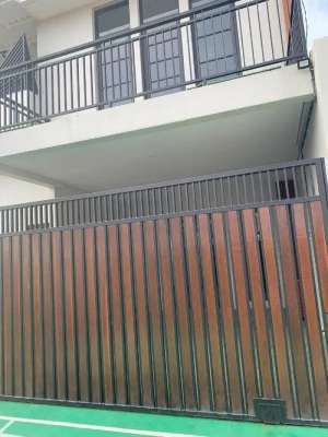 DIJUAL RUMAH LANTAI 2 LOKASI TUKAD BILOK SANUR lokasi di Denpasar Selatan, tersedia melalui melalui situs Olx