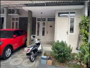 DIJUAL RUMAH LOKASI STRATEGIS DI CIJANTUNG JAKARTA TIMUR lokasi di Pasar Rebo, tersedia melalui melalui situs Olx