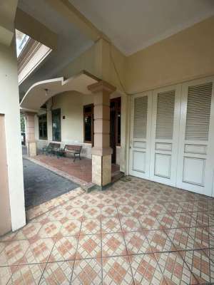 DIJUAL RUMAH MEWAH 2 LANTAI DELTASARI SIDOARJO lokasi di Waru, tersedia melalui melalui situs Olx