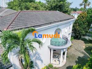 Dijual Rumah Mewah dan Besar di Adhyaksa Lebak Bulus Jakarta Selatan lokasi di Cilandak, tersedia melalui melalui situs Olx